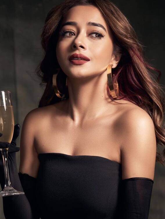 पार्टी में अट्रैक्टिव दिखने के लिए टीना दत्ता के इन लुक्स को करें ट्राई