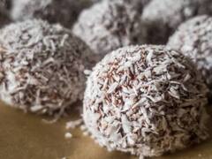 Holi Special Cookies: होली पर ज्यादा ऑयली खाना खा लिया है, तो पेट को ठीक करने ट्राई कीजिए Snowball Cookies