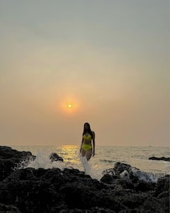 Akanksha Puri: आकांक्षा पुरीने वाढवला इंटरनेटचा पारा, बिकिनीतील हॉट फोटो व्हायरल