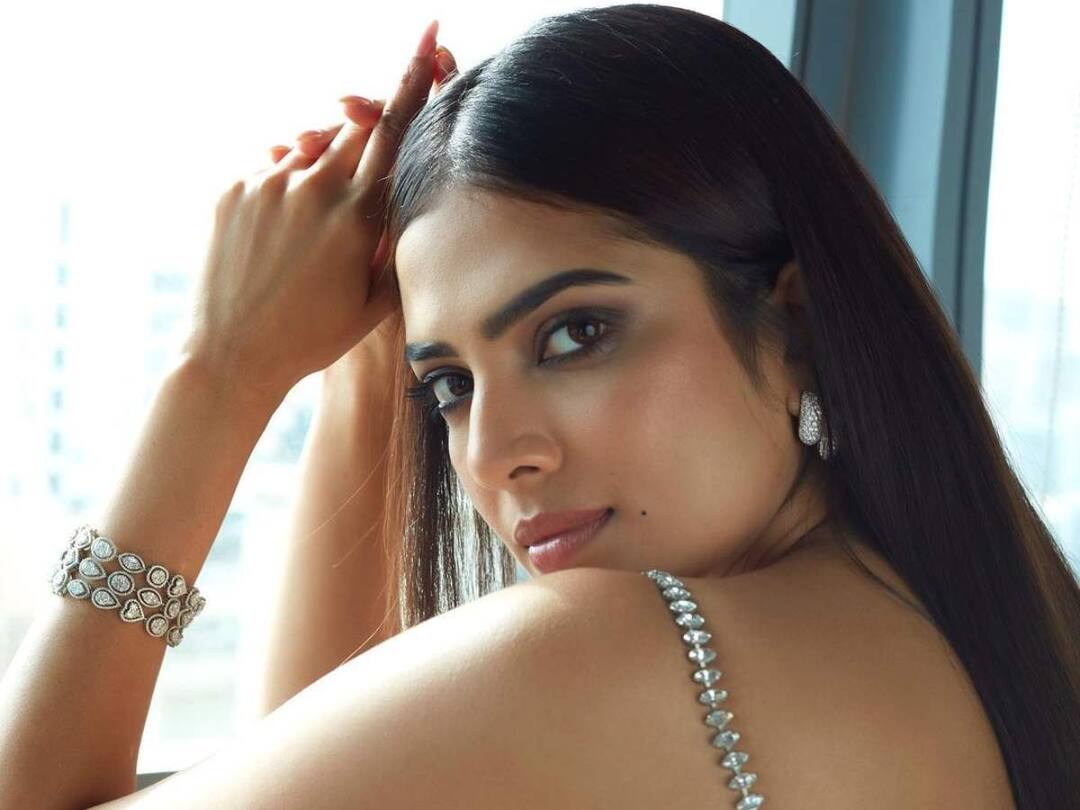 Tug of war continues between Nayanthara and Malavika Mohanan Nayanthara: ‘లేడీ’ వార్ - నయన్‌పై మాళవిక విమర్శలు, ఈ సారి ‘సూపర్‌స్టార్’ లొల్లి!