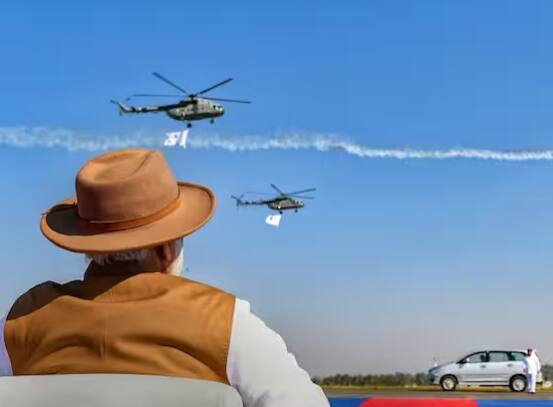 ਪਿਛਲੇ 8-9 ਸਾਲਾਂ ਵਿੱਚ ਰੱਖਿਆ ਖੇਤਰ ਵਿੱਚ ਆਈਆਂ ਤਬਦੀਲੀਆਂ ਦਾ ਜ਼ਿਕਰ ਕਰਦਿਆਂ ਪ੍ਰਧਾਨ ਮੰਤਰੀ ਨੇ ਕਿਹਾ ਕਿ ਸਾਲ 2024-25 ਤੱਕ ਰੱਖਿਆ ਨਿਰਯਾਤ 1.5 ਅਰਬ ਤੋਂ ਵਧਾ ਕੇ ਪੰਜ ਅਰਬ ਕਰਨ ਦਾ ਟੀਚਾ ਹੈ। ਪ੍ਰਧਾਨ ਮੰਤਰੀ ਨੇ ਕਿਹਾ ਕਿ 