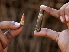 छत्तीसगढ़: नक्सलियों के निशाने पर राजनीतिक कार्यकर्ता, बीजेपी ने रोकी गतिविधियां, कांग्रेस भी परेशान