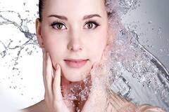 વધુ પડતા ફેસવોશને કારણે ચહેરાને થાય છે આ નુકસાન, કેટલીવાર ફેસવોશ કરવું યોગ્ય?