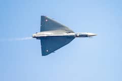 Aero India: ஏரோ இந்தியா கண்காட்சி..ஹெலிகாப்டர்கள் மற்றும் போர் விமானங்களின் சாகச காட்சிகள்