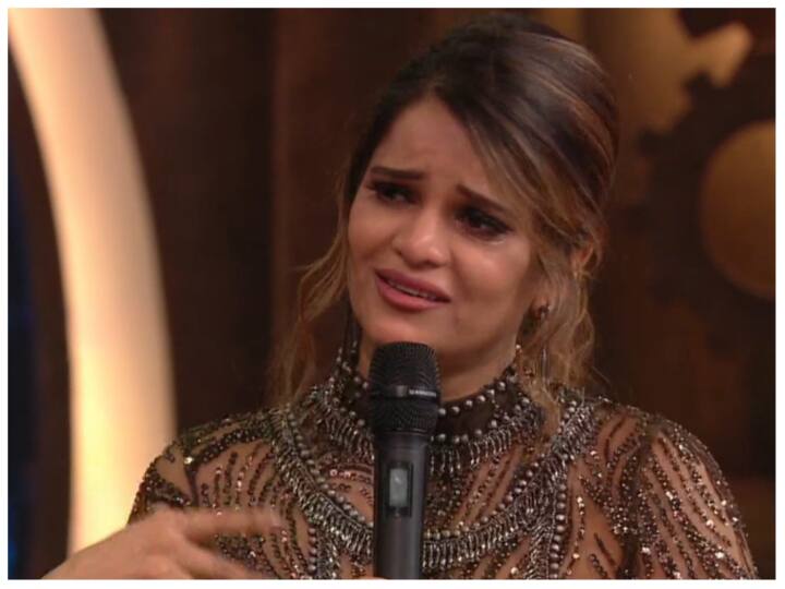 This beauty started crying as soon as she came out of Bigg Boss, Salman explained but still did not remain silent