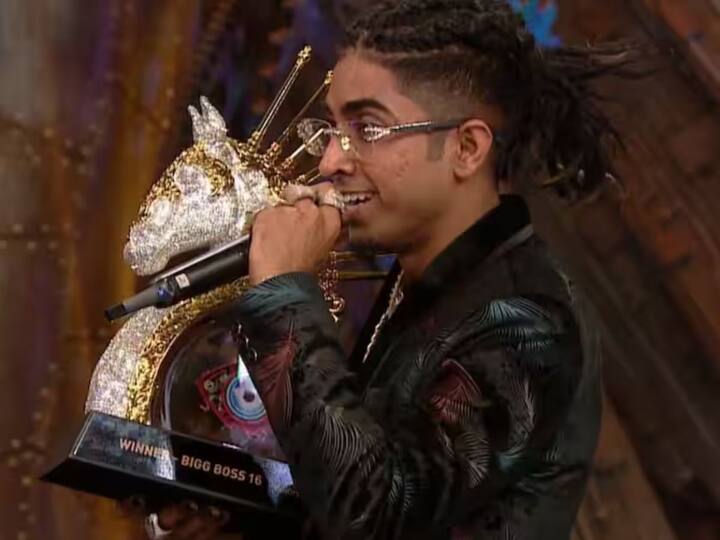 बालपणीच गाण्याची आवड लागल्याने एमसी स्टॅनने शिक्षणाकडे पूर्णपणे दुर्लक्ष केलं.