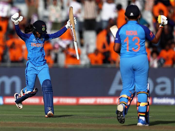 Women’s T20 WC: पाक पर भारत की जीत में विराट कोहली का रहा बड़ा रोल, जेमिमा ने कही यह बड़ी बात Women’s T20 WC: पाक पर भारत की जीत में विराट कोहली का रहा बड़ा रोल, जेमिमा ने कही यह बड़ी बात