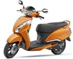 बेस्ट माइलेज स्कूटर की लिस्ट में पांचवे नंबर पर टीवीएस जुपिटर 125 स्कूटर मौजूद है. ये स्कूटर 57.27 किमी/लीटर का माइलेज देने में सक्षम है. कंपनी इस स्कूटर में 124.8 cc का इंजन देती है. इस स्कूटर को 82,450 रुपये की एक्स-शोरूम कीमत में खरीदा जा सकता है.