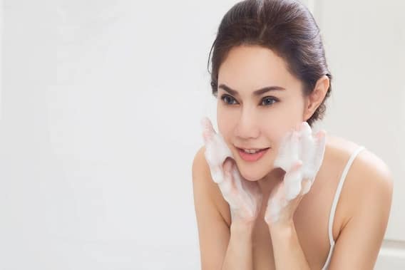 Excessive face wash causes this damage to the face, how often should face wash be done? Excessive face wash causes this damage to the face, how often should face wash be done?