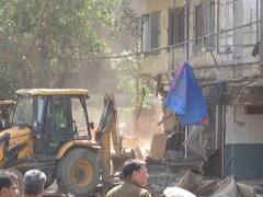 दिल्ली के महरौली में अतिक्रमण विरोधी अभियान जारी, जमकर हुआ हंगामा, लोगों ने लगाया ये आरोप