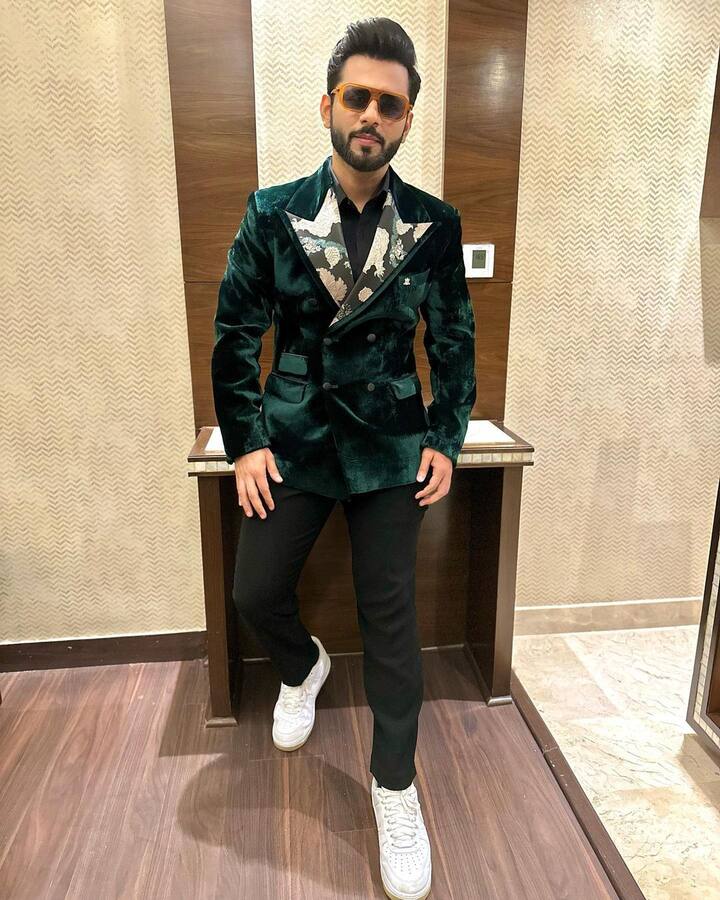 Bigg Boss 14 Rahul Vaidya: ‘बिग बॉस 14’ का खिताब रुबीना दिलैक (Rubina Dilaik) ने अपने नाम किया था, लेकिन फिनाले तक पूरी उम्मीद थी कि विनर सिंगर राहुल वैद्य बनेंगे. भले ही राहुल विनर न बन पाए, लेकिन उन्होंने अकेले के दम पर मजबूती से गेम खेला था और दोस्ती के सही मायने बताए थे.