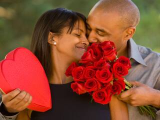 Valentine's Day 2023: વેલેન્ટાઈન ડે પર પબ્લિક પ્લેસ પર તમે શું-શું નથી કરી શકતા ? જાણો વિગત Valentine's Day 2023: વેલેન્ટાઈન ડે પર પબ્લિક પ્લેસ પર તમે શું-શું નથી કરી શકતા ? જાણો વિગત