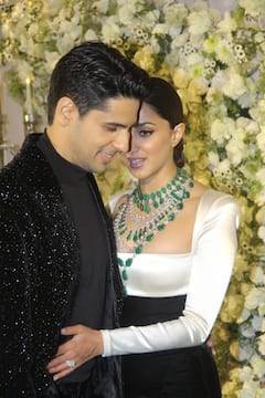 అట్టహాసంగా సిద్ధార్థ్-కియారా రిసెప్షన్, బాలీవుడ్ ప్రముఖుల సందడి