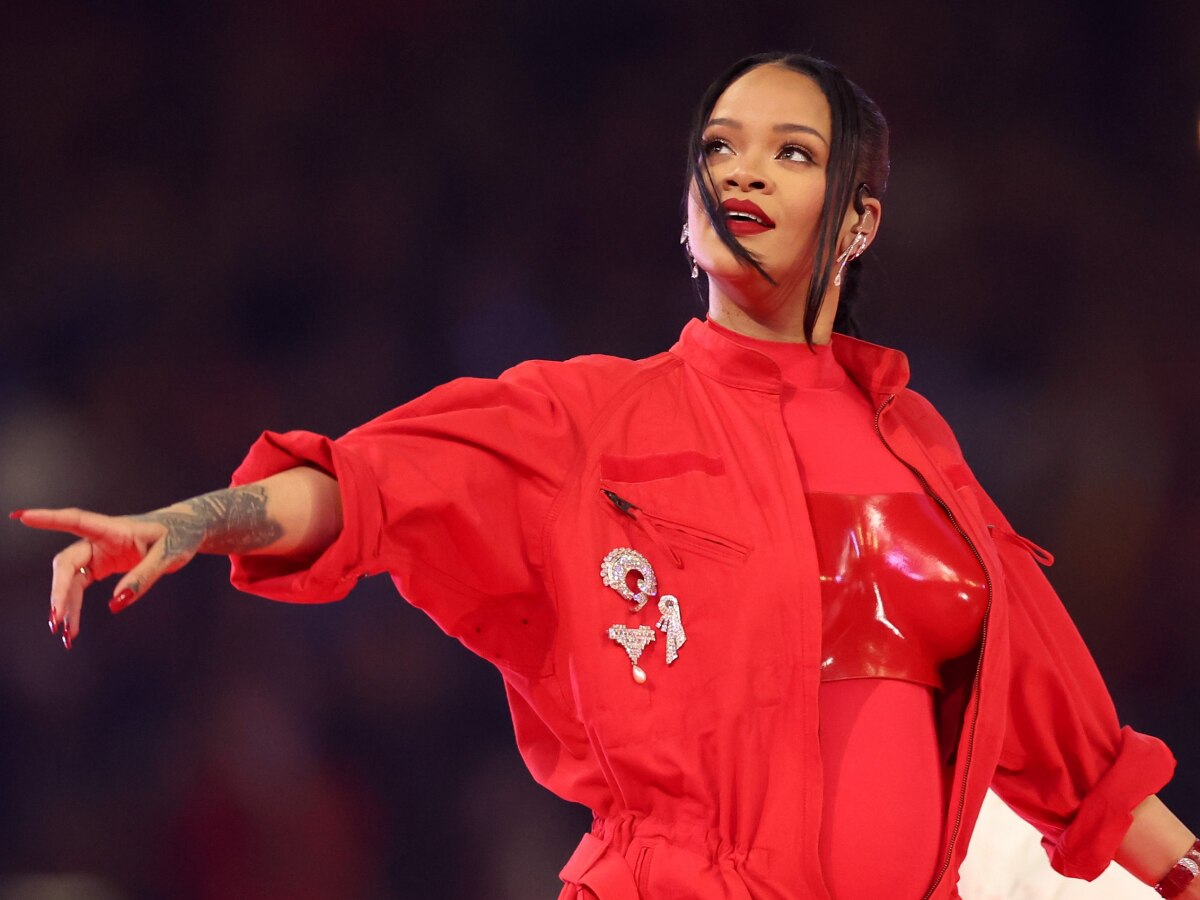 Watch Super Bowl Halftime Show: Relive Rihanna's Performance