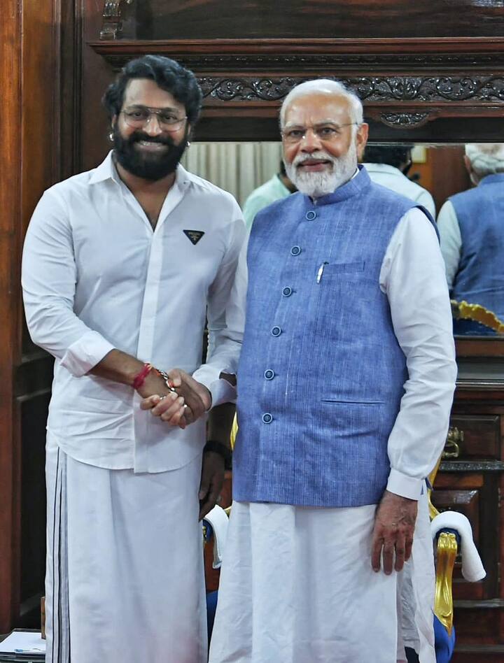 பிரதமருடன் காந்தாரா படத்தின் இயக்குநர் மற்றும் நடிகருமான ரிஷப் ஷெட்டி