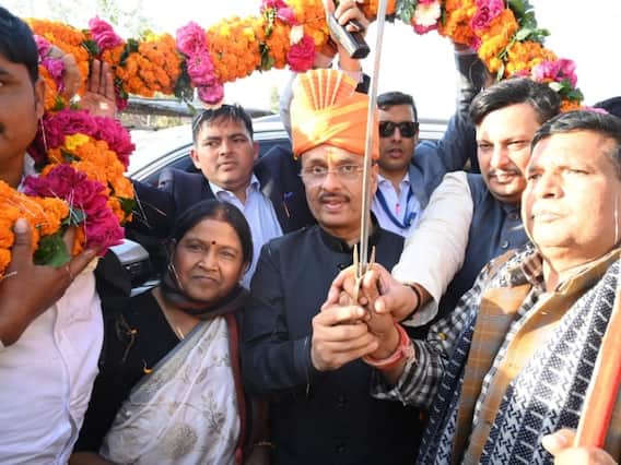 UP Politics: 'किसी माई के लाल की हिम्मत नहीं है', माफियाओं पर बरसे पूर्व डिप्टी CM दिनेश शर्मा UP Politics: 'किसी माई के लाल की हिम्मत नहीं है', माफियाओं पर बरसे पूर्व डिप्टी CM दिनेश शर्मा