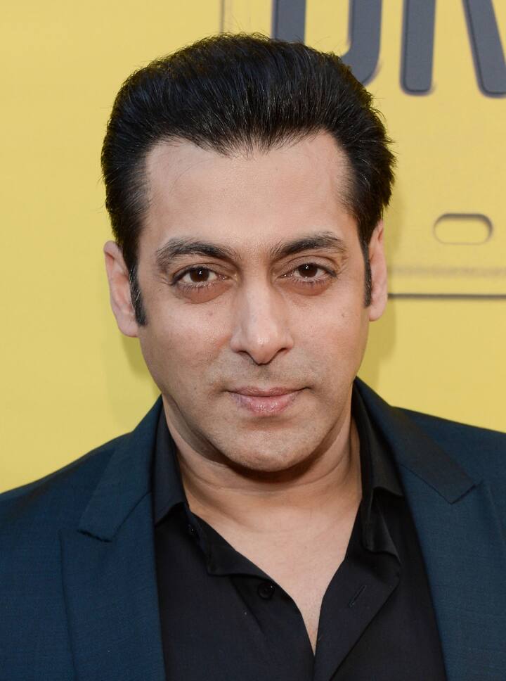 'बिग बॉस 16'च्या महाअंतिम सोहळ्यात सलमान खानने चाहत्यांचं लक्ष वेधून घेतलं आहे.