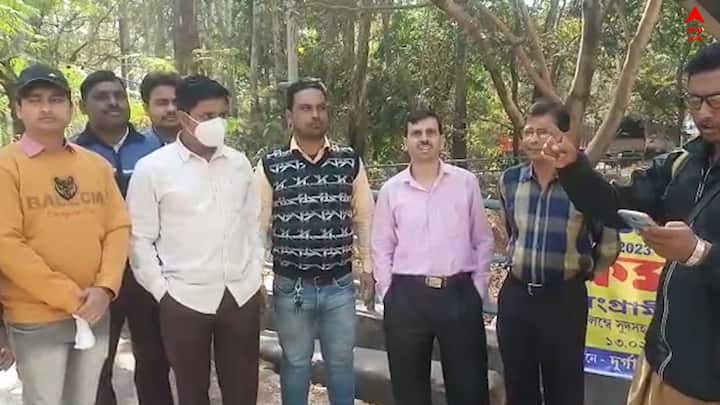 হাইকোর্ট হয়ে মামলা গড়িয়েছে সুপ্রিম কোর্ট অবধি। নিয়োগের দাবি ঘিরেও তোলপাড় রাজ্য রাজনীতি। এই পরিস্থিতিতে, যৌথভাবে আন্দোলনের ঝাঁঝ বাড়াতে চাইছেন তাঁরা। 