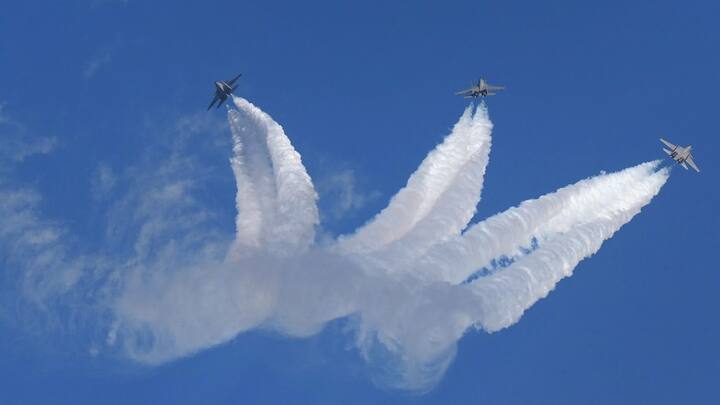 এয়ারো ইন্ডিয়া ২০২৩ চলছে বেঙ্গালুরুর ইয়েলাহাঙ্কা এয়ারফোর্স স্টেশনে।