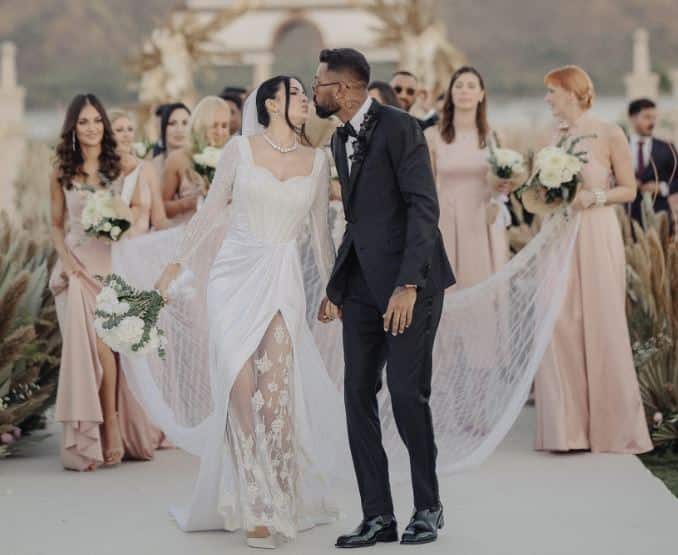 Hardik Pandya Natasa Stankovic wedding ceremony Udaipur on Valentines Day Official Pics Out See Photos Hardik Natasa Wedding: હાર્દિક પંડ્યા અને નતાશાએ ઉદયપુરમાં કર્યા લગ્ન, સામે આવી પ્રથમ તસવીર