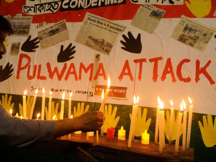 Pulwama Attack 2019 Terror Attack CRPF jawan Martyr Hemraj Meena statue not installed claims widow in Kota ANN Pulwama Attack 2019: पुलवामा हमले के शहीद की पत्नी का छलका दर्द, कहा- '... इसलिए बेटे को सेना में नहीं भेजूंगी'