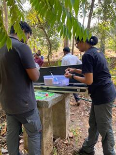 खरी हिम्मतवान! 30 फूट खोल विहिरीतून महिलेने केली बिबट्याची सुटका, एकाच पिंजऱ्यात होते दोघेजण