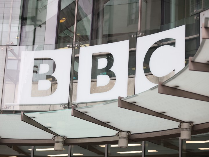 BBC IT Survey How Old Is British Broadcasting Corporation Business | कितना  पुराना है BBC, क्या है इसका फाइनेंशियल मॉडल और कितने देशों में फैला मीडिया  नेटवर्क, पढ़ें पूरी ...