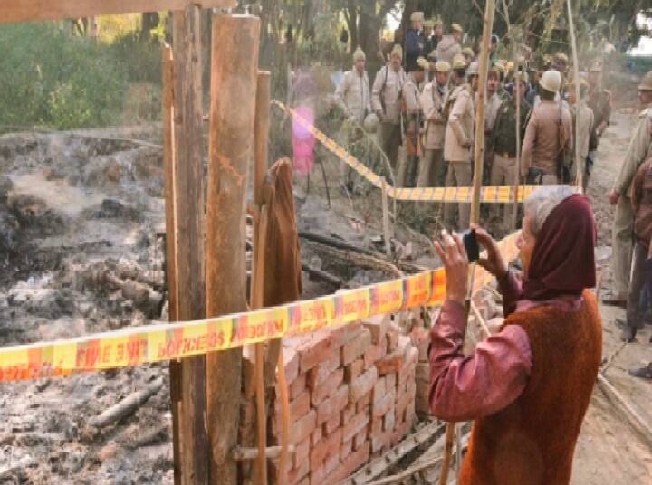 Officials Fled: Kin of Mother-Daughter Duo Charred to Death in Kanpur Demolition Mother daughter Death : ஆக்கிரமிப்பு அகற்றத்தின்போது பற்றி எரிந்த தீ.. பறிபோன 2 உயிர்கள்.. உபியில் கொடூரம்