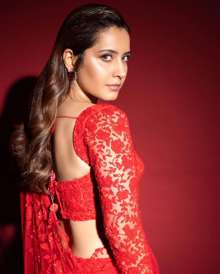 రాశీ ఖన్నా అందమైన ఫోటోలు  -Image Credit: Rashi Khanna/Instagram