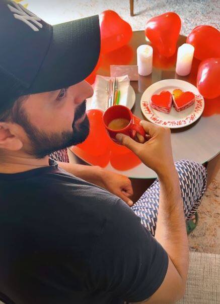 Kashmira Tanna On Valentine Day: ‘नागिन’ फेम एक्ट्रेस करिश्मा तन्ना ने वैलेंटाइन डे के मौके पर वरुण बंगेरा को एक प्यारा सरप्राइज दिया. उन्होंने पति के साथ एक रोमांटिक ब्रेकफास्ट एंजॉय किया, जिसकी फोटो भी शेयर की है.