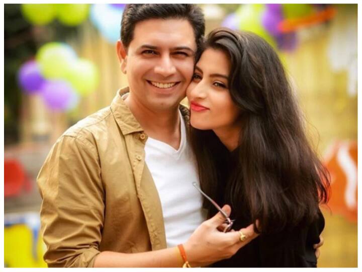 Valentines Day: 'अनुपमा' की 'जेठानी' ने अपने बॉयफ्रेंड संग शेयर की रोमांटिक फोटो, सालों से लिव-इन में रहकर निभा रहीं रिश्ता Anupama Fame Barkha aka Ashlesha Savant shared Romantic Photo with her boyfriend Sandeep Baswana on valentines day Valentines Day: 'अनुपमा' की 'जेठानी' ने अपने बॉयफ्रेंड संग शेयर की रोमांटिक फोटो, सालों से लिव-इन में रहकर निभा रहीं रिश्ता