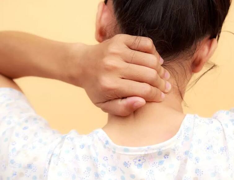 Neck Pain: Symptoms, Causes, and How to Treat It Health:  જો શરીરની આ જગ્યાઓ પર થાય છે જોરદાર દુખાવો, તો થઈ શકે છે સર્વાઈકલની શક્યતા, જલ્દી ડોક્ટર સાથે વાત કરો