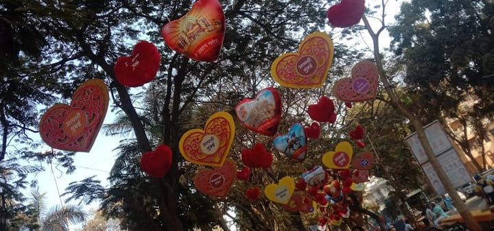 मनसे अध्यक्ष राज ठाकरे यांच्या हस्ते आज या सेल्फी पॉईंटचे उद्घाटन केले जाणार आहे.