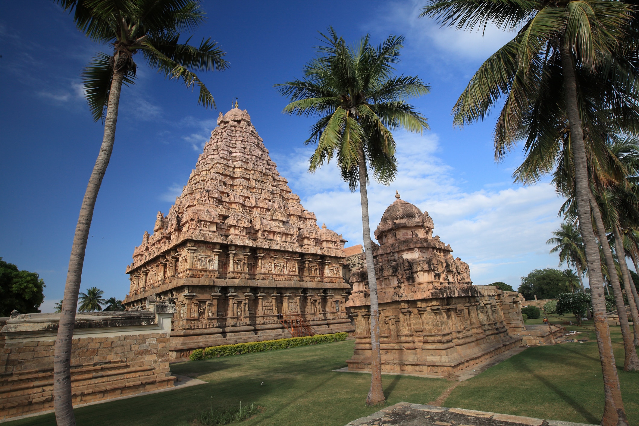 Lord Shiva Temples : தமிழ்நாட்டில் உள்ள வரலாற்று சிறப்புமிக்க சிவாலயங்கள்; புராணங்கள் கூறும் முக்கிய சிவத்தலங்கள்!