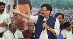 नाशिकमध्ये पुन्हा शिंदे गटाचा 'करेक्ट कार्यक्रम', युवती सेनेच्या पदाधिकारी शिंदे गटात