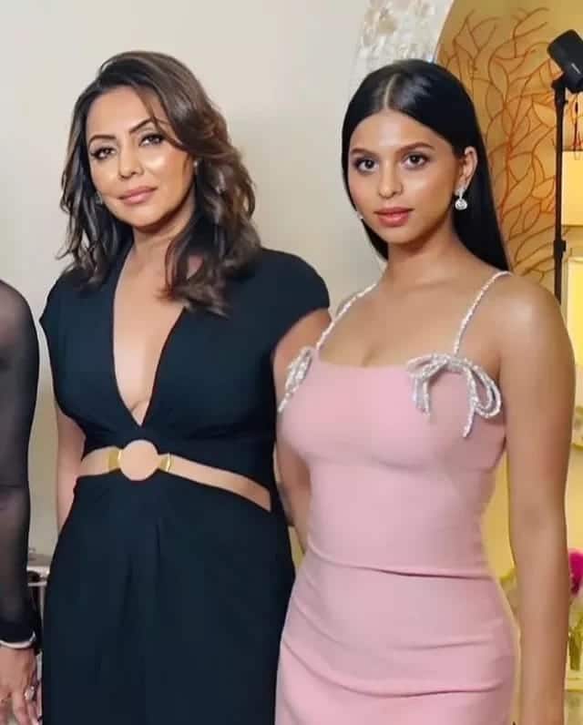 आपको बता दें कि सुहाना खान की यह ड्रेस ऑफ़ शोल्डर ट्विस्टेड स्ट्रैप थी. जो कि बहुत ही ज़्यादा अट्रैक्टेड नज़र आ रही थी. (Photo- Instagram)