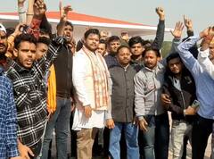 मुरादाबाद: वैलेंटाइन डे पर बजरंग दल की गुंडागर्दी, पार्क में बैठे प्रेमी जोड़ों से बंधवाई राखी, वीडियो बना वायरल किया