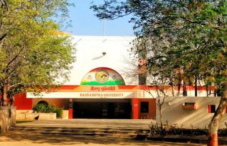 Dr. Kladhar Arya made serious allegations against the in-charge Chancellor Saurashtra University Saurashtra University: સિન્ડિકેટ પદ પરથી દૂર કરાયેલા ડો. ક્લાધર આર્યએ ઇન્ચાર્જ કુલપતિ પર ગંભીર આરોપ લગાવ્યા