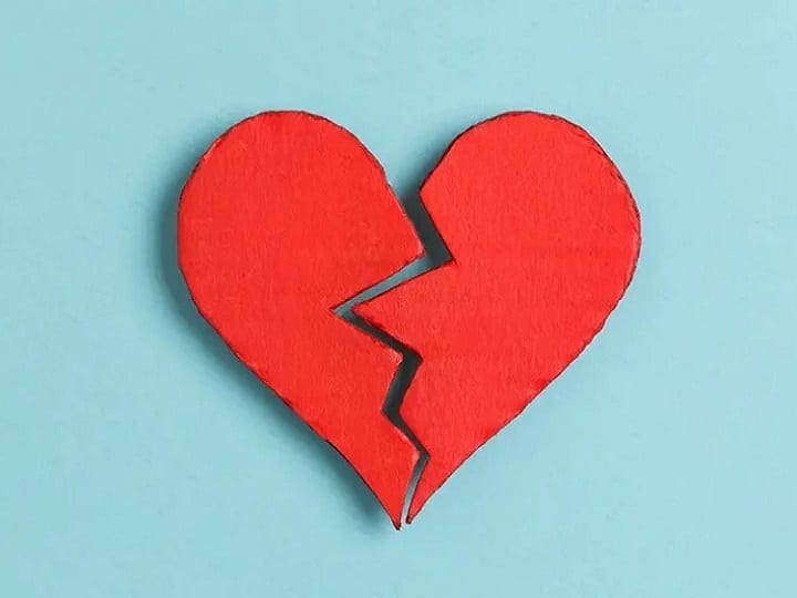 Broken heart syndrome symptoms can weaken the heart Heart Break: क्या है दिल टूटने का मतलब... क्या सही में हार्ट के लिए खतरनाक होता है ये समय?