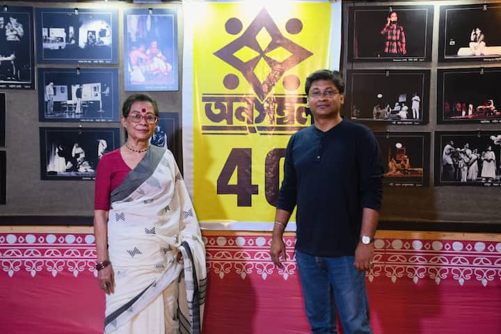 বর্ষীয়ান অভিনেত্রী সোহাগ সেনের নাট্য়দল 'অনসম্বল কলকাতা' পা দিল ৪০ বছরে।