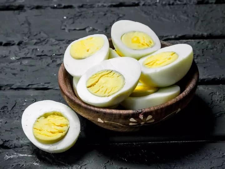 Egg For Heart: अंडे में होता है काफी कोलेस्ट्रॉल, फिर क्या दिल के लिए खतरनाक है हेल्दी आइटम अंडा?