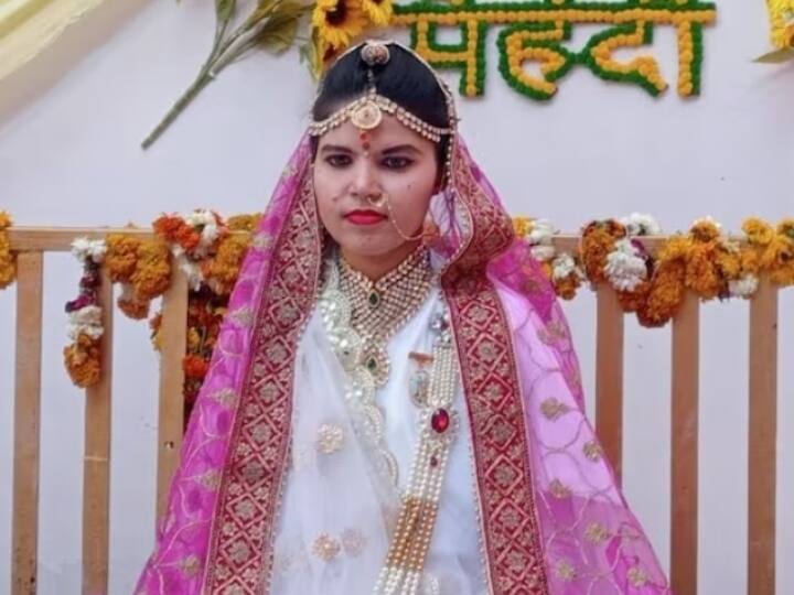 MP Unique Marriage Datia Nikita Accepted Lord Shiva As Husband Got Married to Bhagwan Shiv ANN MP: दतिया में 'कलयुग की सति', निकिता ने भगवान शिव को मान लिया अपना पति, वरमाला पहनाई और रचा ली शादी 