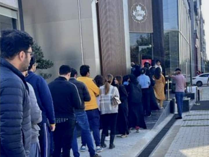 650 रुपये की कॉफी के लिए पाक में लगी लाइन, लोगों ने कहा- इतने पैसे तो देश भीख क्यों मांग रहे हैं