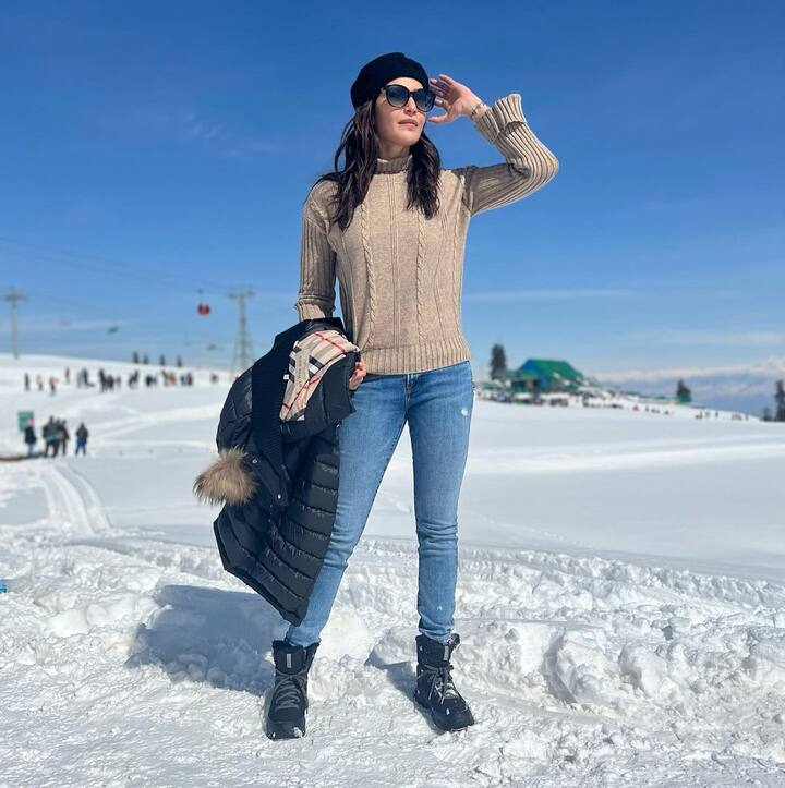 Her outfit is from the shelves of Pankh and she has also mentioned Saachi Vijaywargia in the caption of her post. (Image Source: Instagram)