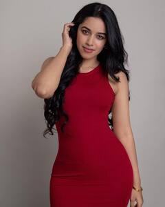 Valentines day actress : ‘புத்தம் புதிதாய் ரத்த ரோஜா..’ சிவப்பு நிற ஆடையில் ரோஜா போல் ஜொலிக்கும் நடிகைகள்!