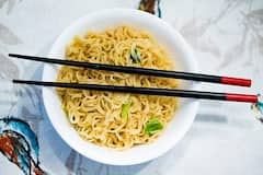 Junk Food : துரித உணவுகளை தொடர்ந்து சாப்பிடுவதனால் ஏற்படும் உடல் ரீதியான பிரச்சினைகள்