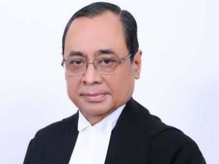 देखा जाए तो रिटायरमेंट के बाद की पोस्टिंग में पूर्व सीजेआई रंजन गोगोई का प्रदर्शन कम प्रभावशाली रहा है.ये 3 जज नवंबर 2019 में राम जन्मभूमि-बाबरी मस्जिद मामले में सर्वसम्मति से फैसला सुनाने वाले 5 न्यायाधीशों की संविधान पीठ का हिस्सा थे. इस पीठ के फैसले में अयोध्या में विवादित 2.77 एकड़ भूमि का स्वामित्व मंदिर ट्रस्ट को दिया गया था. (फोटो-@ranjangogoii)