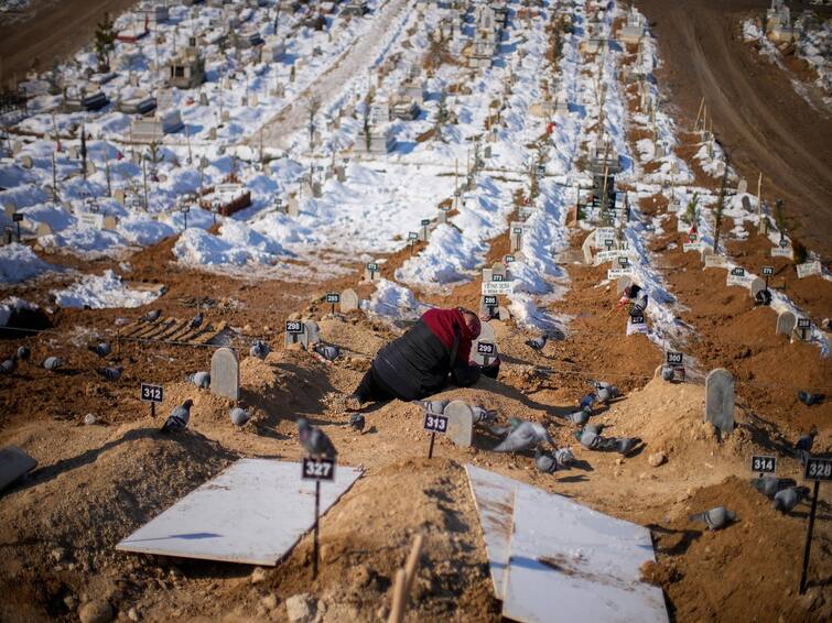 Turkey Earthquake Death Turkiye president announces 35 418 deaths in last weeks earthquake  Turkey Earthquake : तुर्कीत भूकंपामुळं आत्तापर्यंत 35 हजार 418 जणांचा मृत्यू, आकडा वाढण्याची भीती 