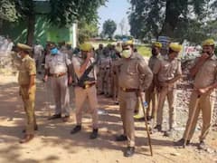 बाइक सवार युवकों को रोका तो पुलिसकर्मियों की कर दी लाठी-डंडे से पिटाई, 7 लोगों पर मामला दर्ज, एक गिरफ्तार