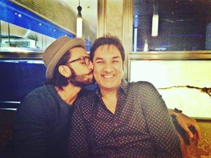 रणवीर सिंह – इस लिस्ट का पहला नाम बॉलीवुड के मोस्ट एनर्जेटिक एक्टर रणवीर सिंह का है. जिनके पिता जगजीत सिंह काफी बड़े बिजनेसमैन हैं, लेकिन रणवीर ने उनका बिजनेस संभालने की जगह एक्टिंग में अपना करियर बनाया.